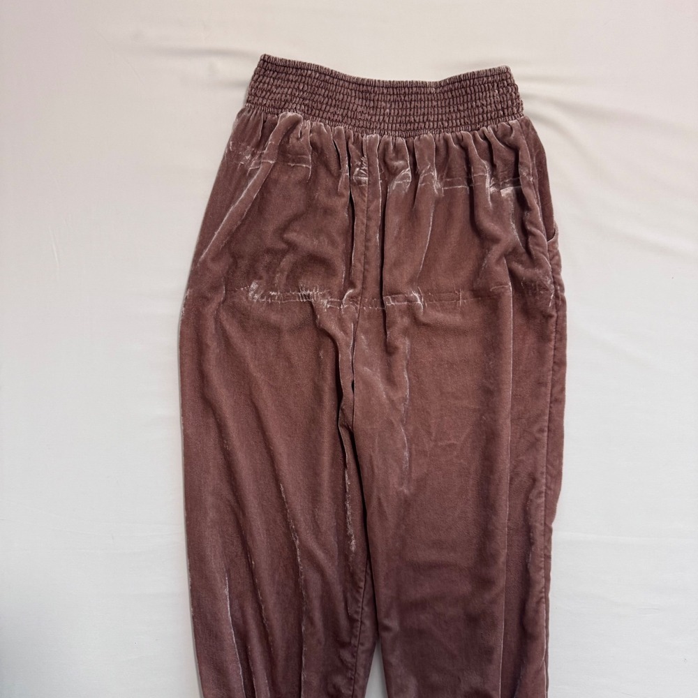 Anthropologie Gloria Velvet Jogger Pants Taupe Smocked Waist M Boho Athleisure - Picture 16 of 16